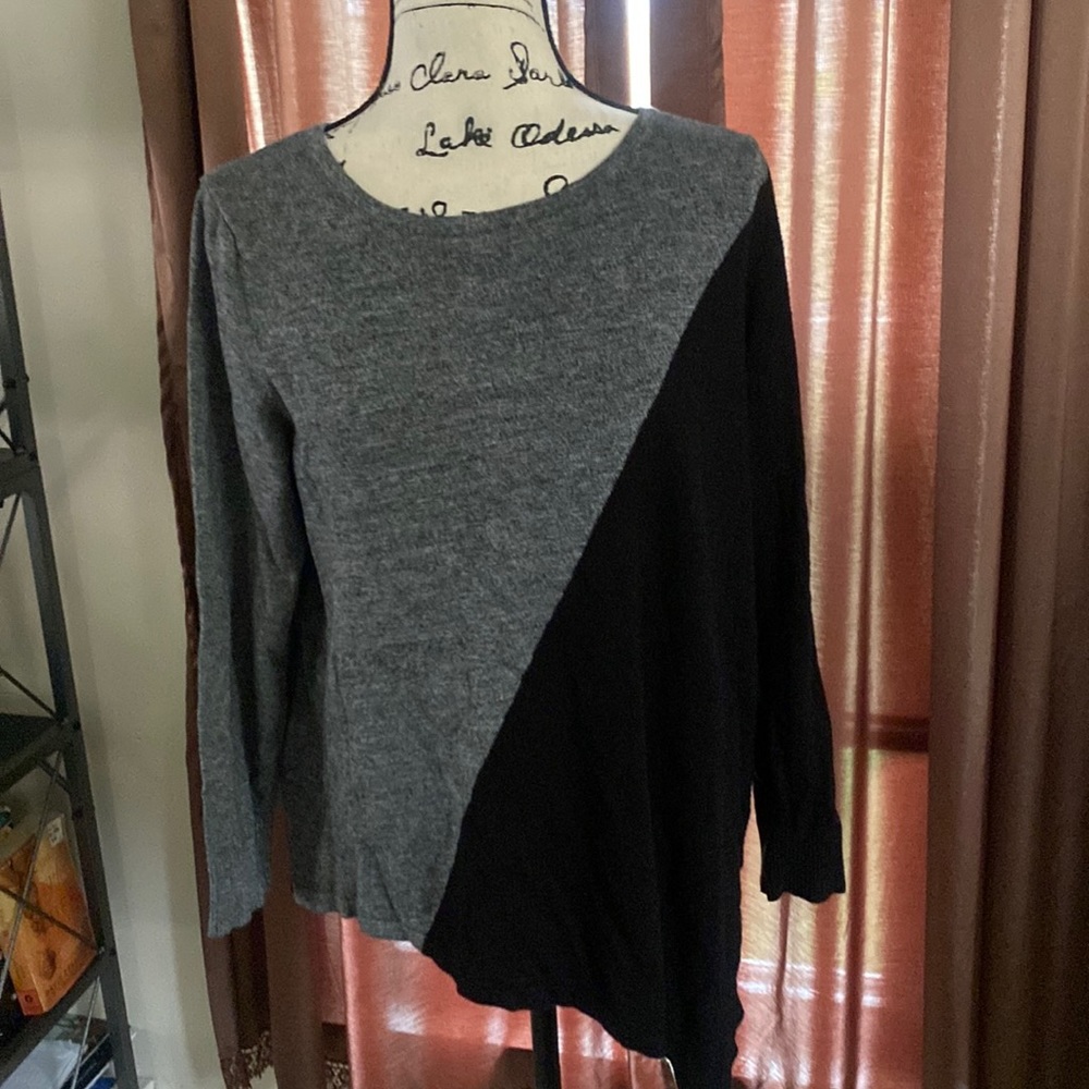 Beautiful sweater Woman size L Calvin Klein